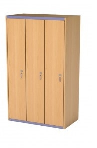 Dřevěná šatní skříň trojdílná
